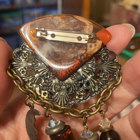 Antique looking Black Moon, Sun, Stars Brooch. (ZZ) - Picture 3 of 7